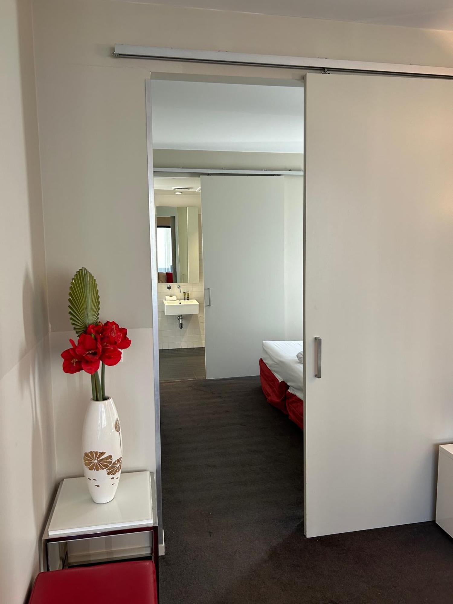 Adele Apartment Hotel East Мельбурн Екстер'єр фото